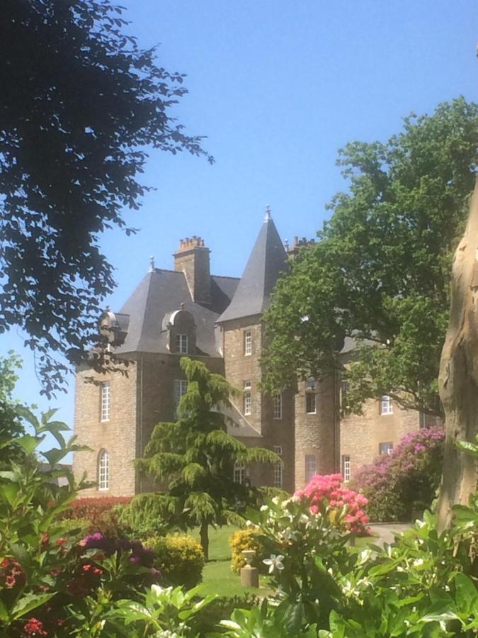 Chateau De Montbrault Fleurigné エクステリア 写真